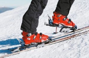 utilización de botas de esquí en la nieve